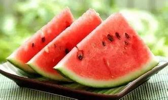 北京男女吃瓜,一瓜激起千层浪