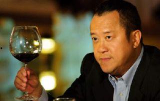 香港曾志伟吃瓜