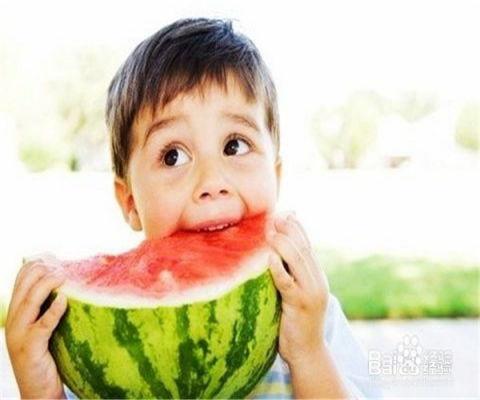 夏天吃瓜萌娃头像,夏日萌娃瓜趣时光