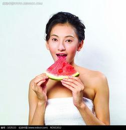 美女吃瓜博主图片,美女博主吃瓜瞬间，美艳绝伦引网友热议