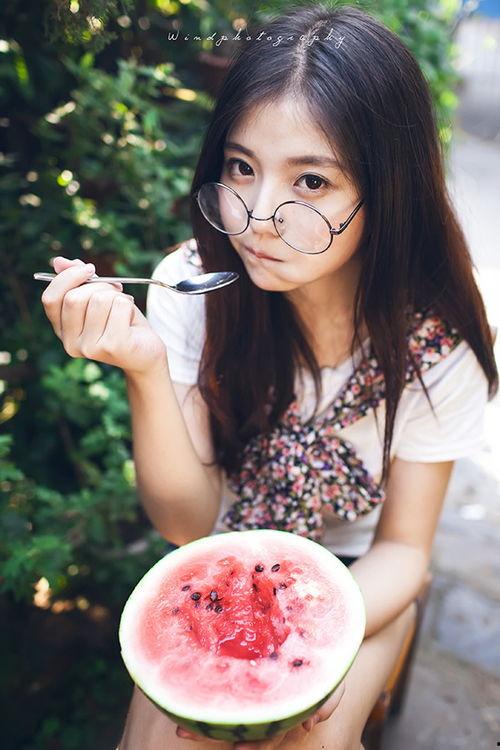 甜甜妹吃瓜,揭秘娱乐圈那些不为人知的幕后故事