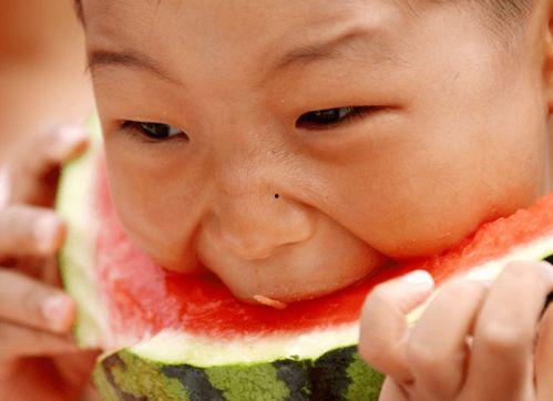 孩子吃瓜贪吃文案,孩子的贪吃日记