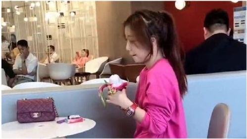 聚众吃瓜少女视频大全